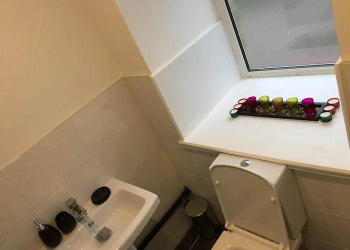 Luxury * Bradford (West Yorkshire)